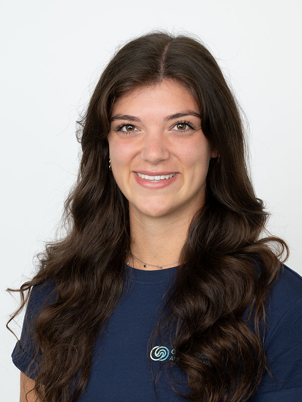 Mona Khulusi, Sportwissenschaftlerin (M. Sc.) mit Schwerpunkt Bewegungsanalyse und funktionelle Trainingstherapie in der Praxis Orthopädie am Grünewald