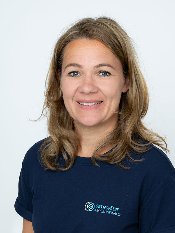Karima Illner, Assistenzärztin in Weiterbildung zur Fachärztin für Orthopädie und Unfallchirurgie in der Praxis Orthopädie am Grünewald